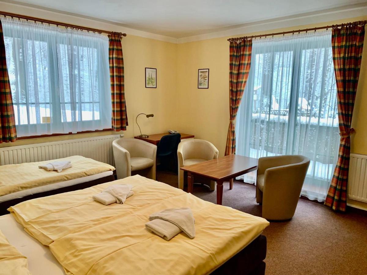 Hotel Loucky Litvinov Exterior photo
