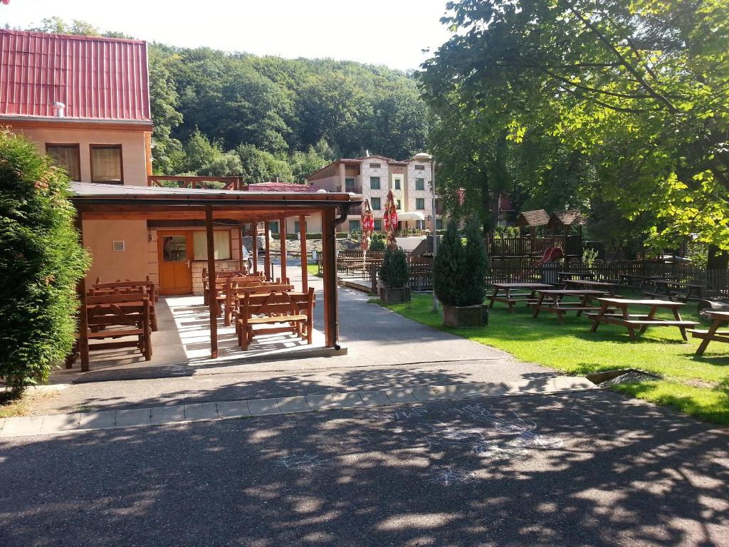 Hotel Loucky Litvinov Exterior photo